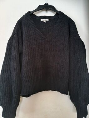 Derek Heart Black V-Neck Chunky Knit Sweater